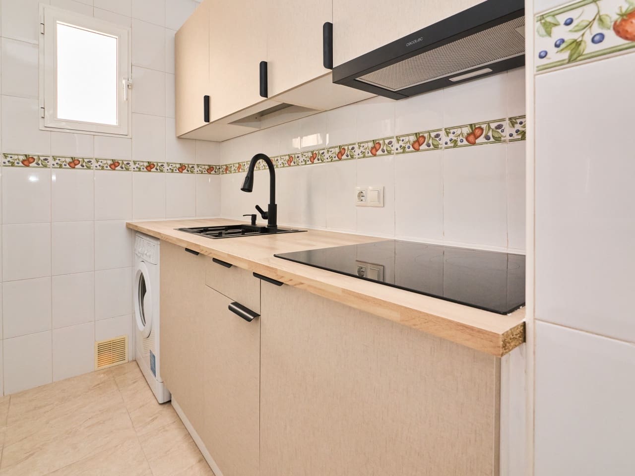 2 soverom Leilighet til salgs i Torrevieja med svømmebasseng - € 149 900 (Ref: 9973593)