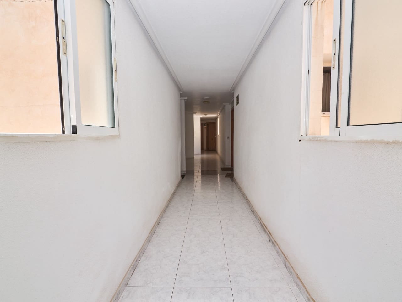 2 soverom Leilighet til salgs i Torrevieja med svømmebasseng - € 149 900 (Ref: 9973593)