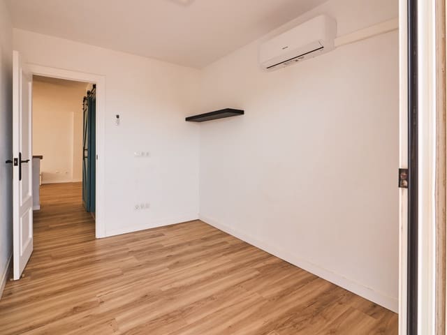 Apartamento de 2 habitaciones en Los Europeos, Torrevieja en venta - 159.000 € (Ref: 9975947)