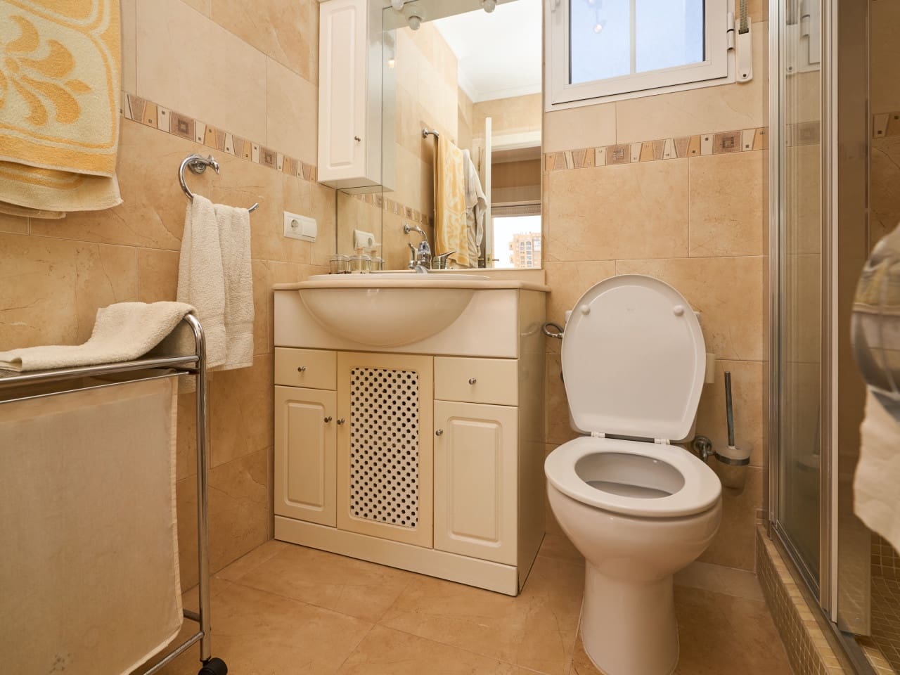 Casa de 3 habitaciones en Torrevieja en venta con piscina garaje - 295.000 € (Ref: 9976400)