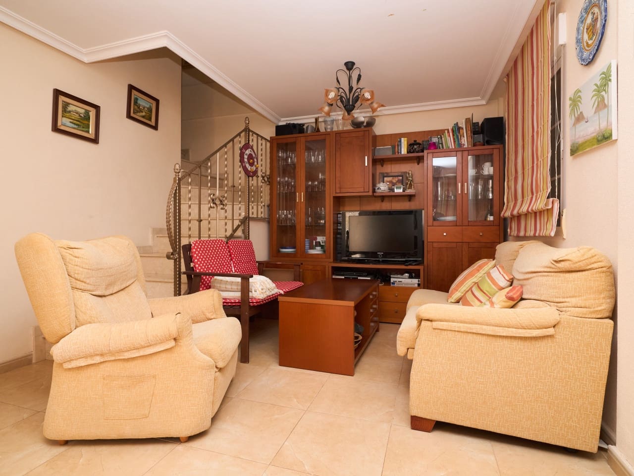 Casa de 3 habitaciones en Torrevieja en venta con piscina garaje - 295.000 € (Ref: 9976400)