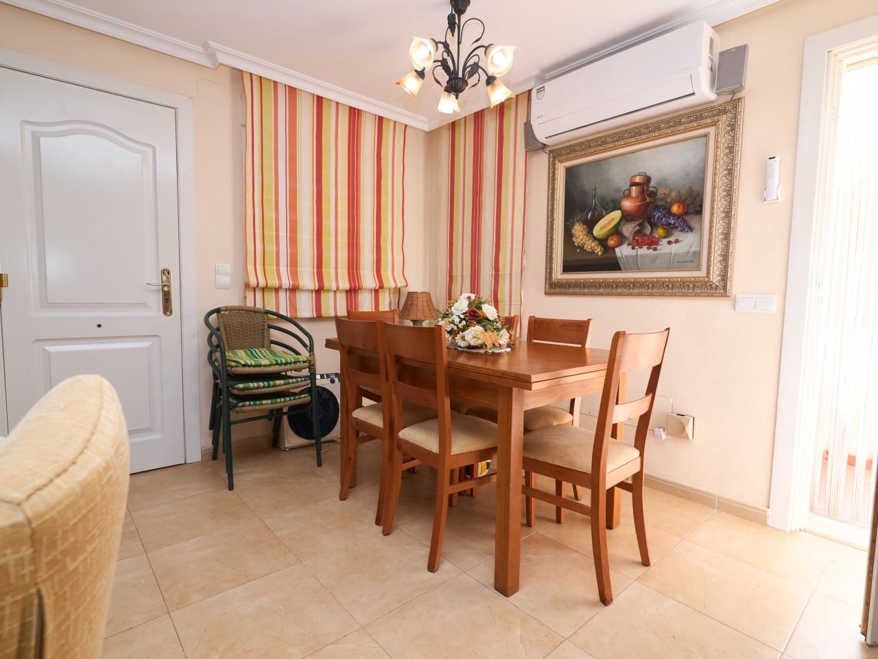 Casa de 3 habitaciones en Torrevieja en venta con piscina garaje - 295.000 € (Ref: 9976400)