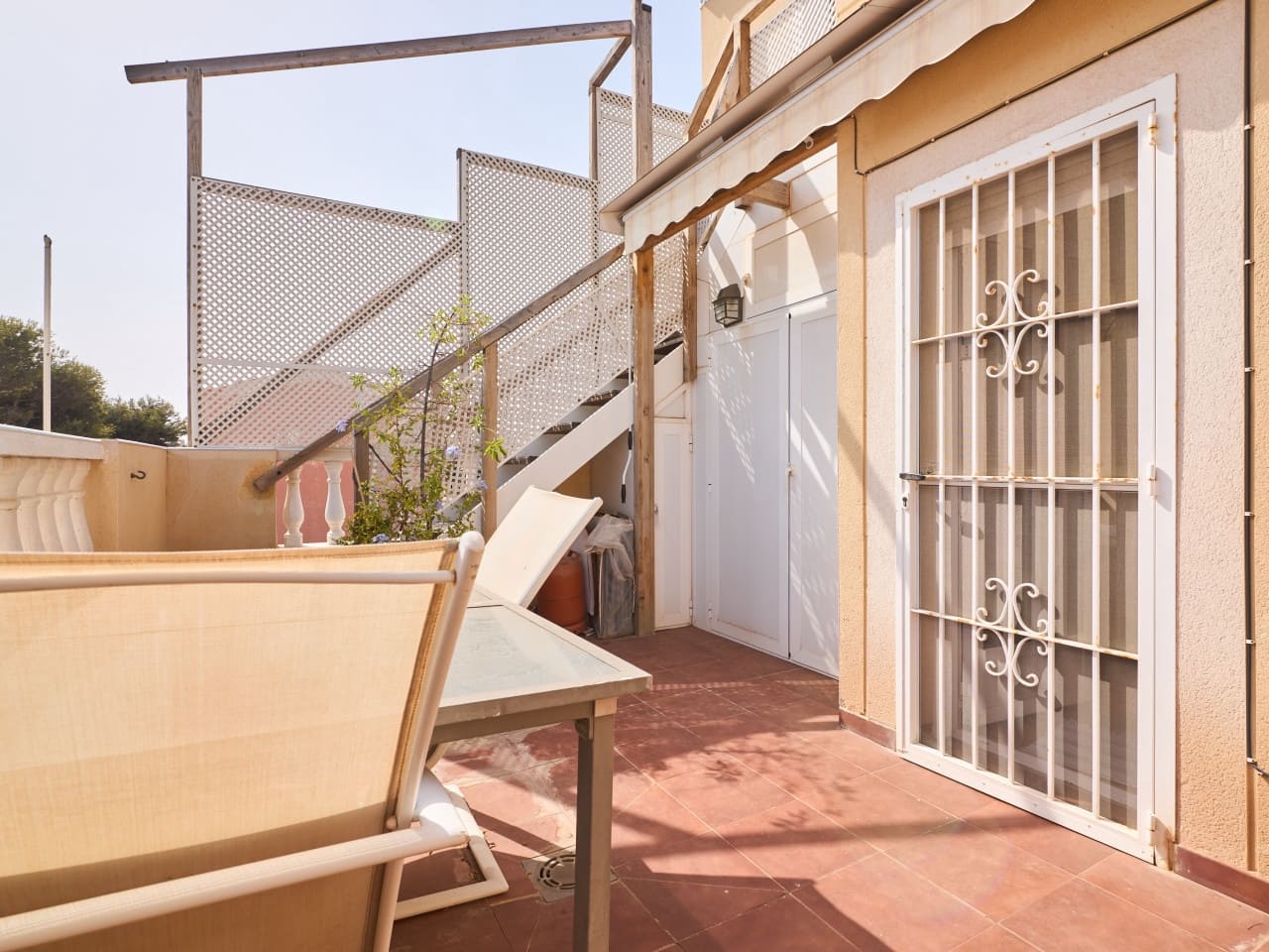 Casa de 3 habitaciones en Torrevieja en venta con piscina garaje - 295.000 € (Ref: 9976400)