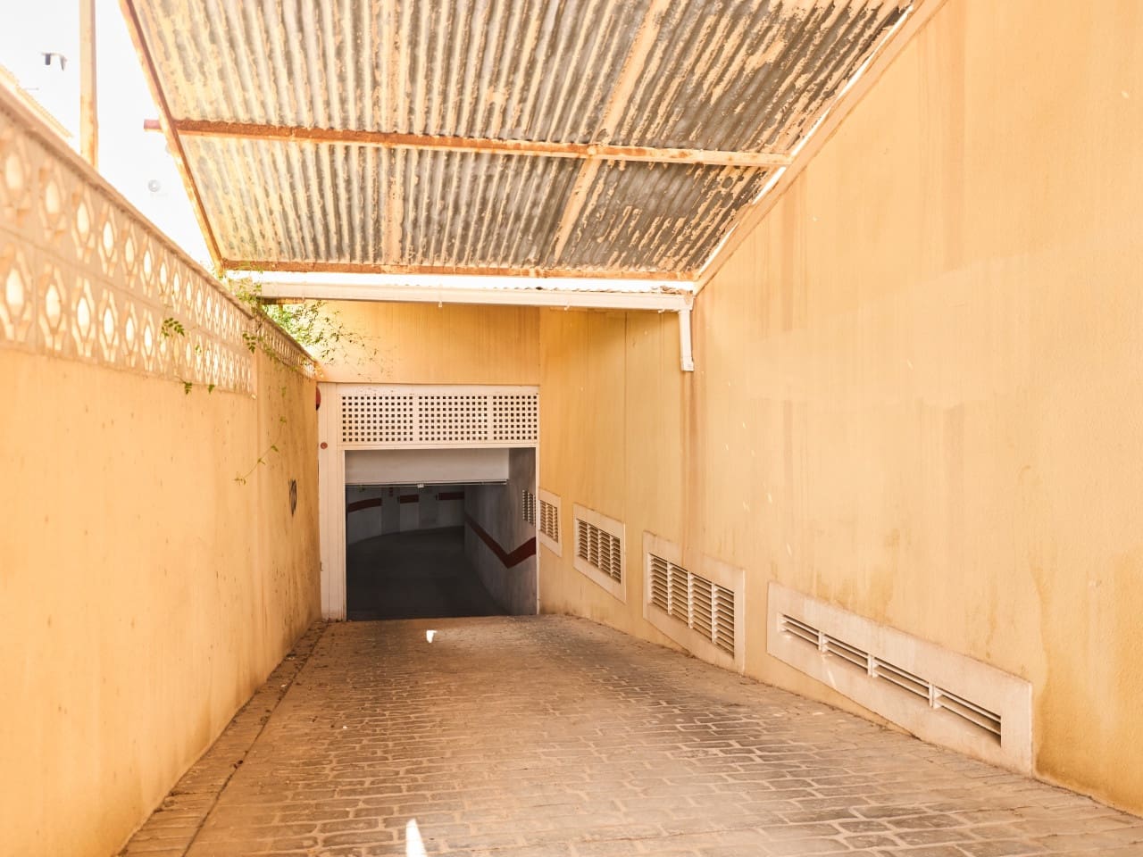 Casa de 3 habitaciones en Torrevieja en venta con piscina garaje - 295.000 € (Ref: 9976400)