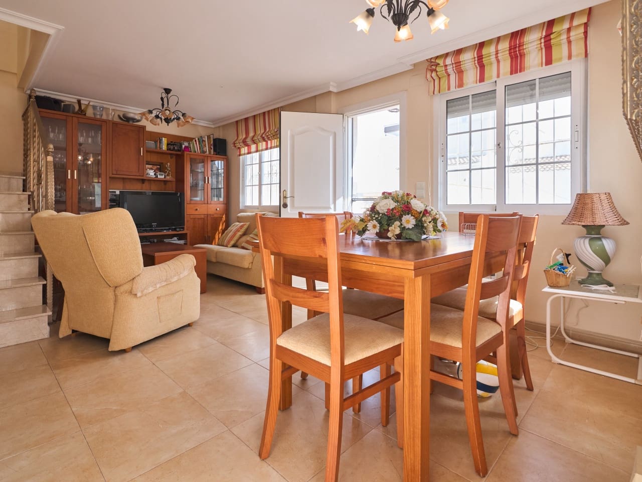Casa de 3 habitaciones en Torrevieja en venta con piscina garaje - 295.000 € (Ref: 9976400)