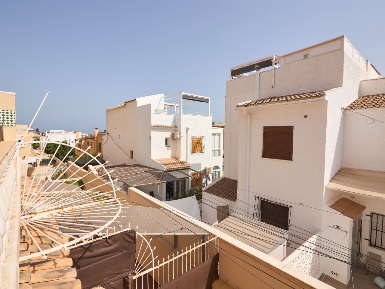 Casa de 3 habitaciones en Torrevieja en venta con piscina garaje - 295.000 € (Ref: 9976400)