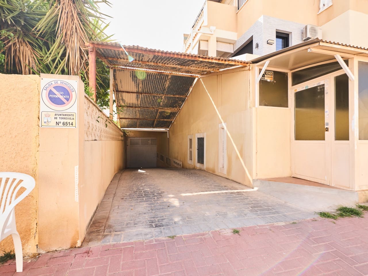 Casa de 3 habitaciones en Torrevieja en venta con piscina garaje - 295.000 € (Ref: 9976400)