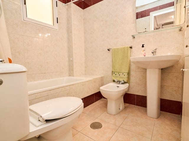 2 soveværelse Lejlighed til salg i Playa del Acequión, Torrevieja med swimmingpool - € 143.000 (Ref: 9990096)