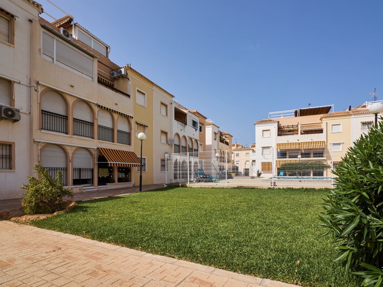 2 quarto Apartamento para venda em Torrevieja com piscina - 143 000 € (Ref: 9990096)