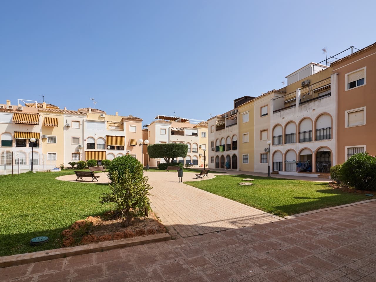 2 quarto Apartamento para venda em Torrevieja com piscina - 143 000 € (Ref: 9990096)