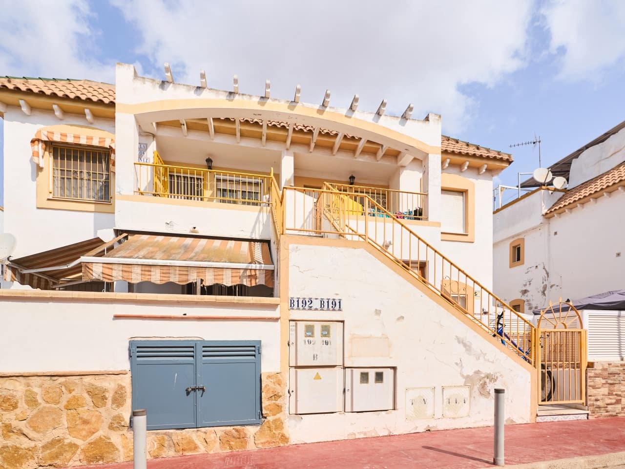 2 quarto Moradia para venda em Torrevieja com piscina - 155 000 € (Ref: 9990097)
