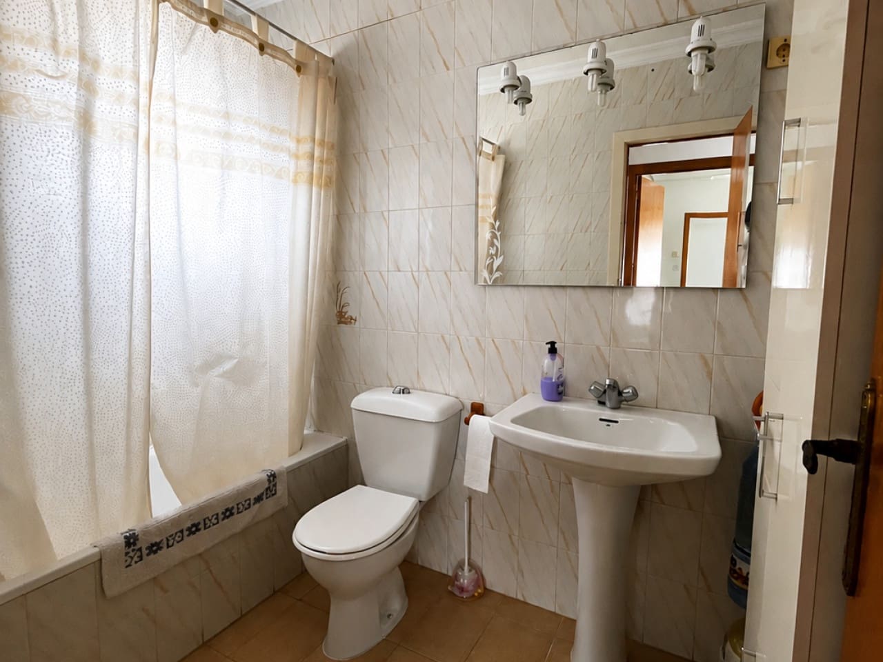 Casa de 3 habitaciones en Torrevieja en venta con garaje - 219.000 € (Ref: 9997776)