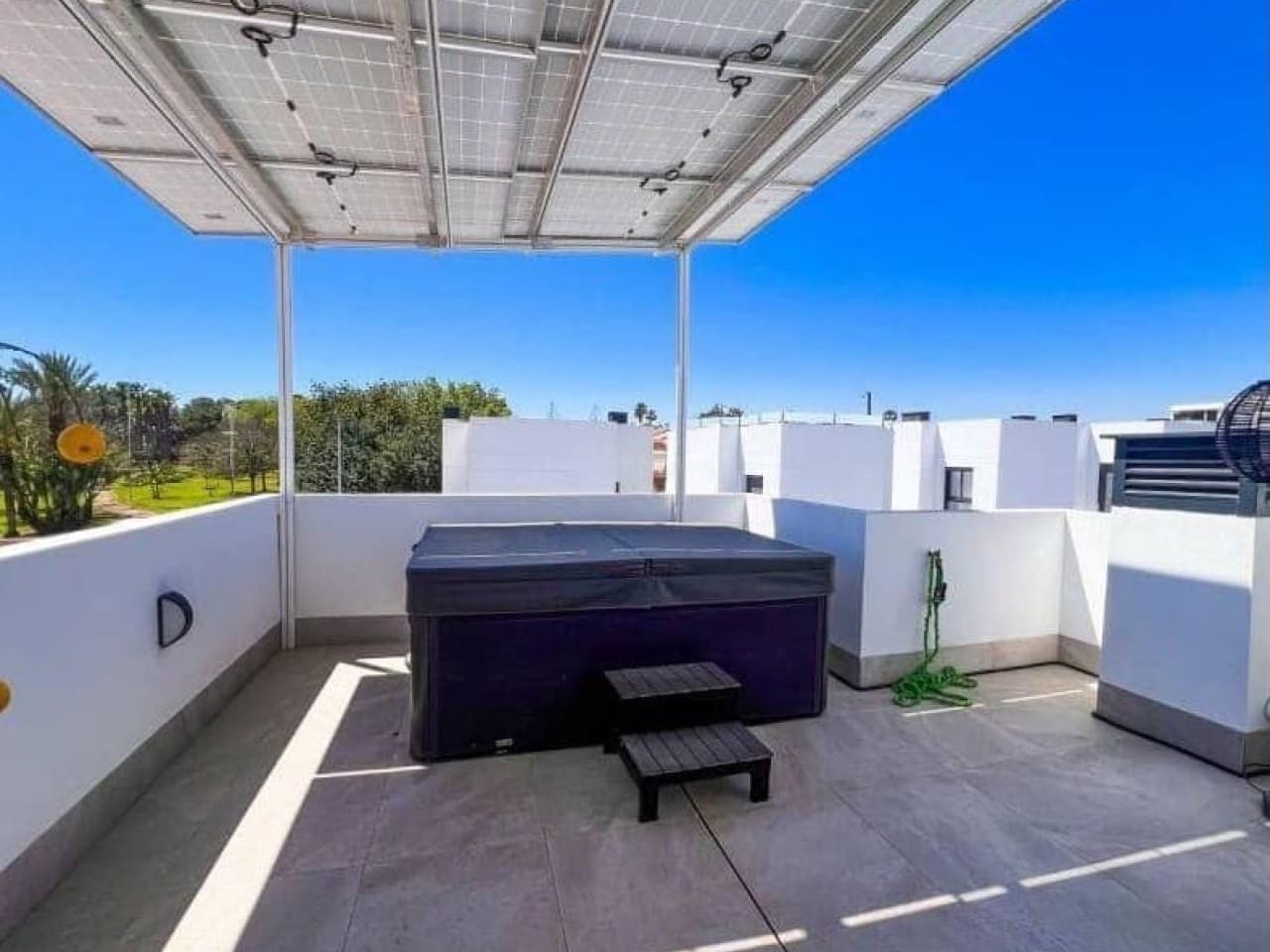3 sypialnia Willa na sprzedaż w Los Balcones z basenem garażem - 620 000 € (Ref: 9999488)