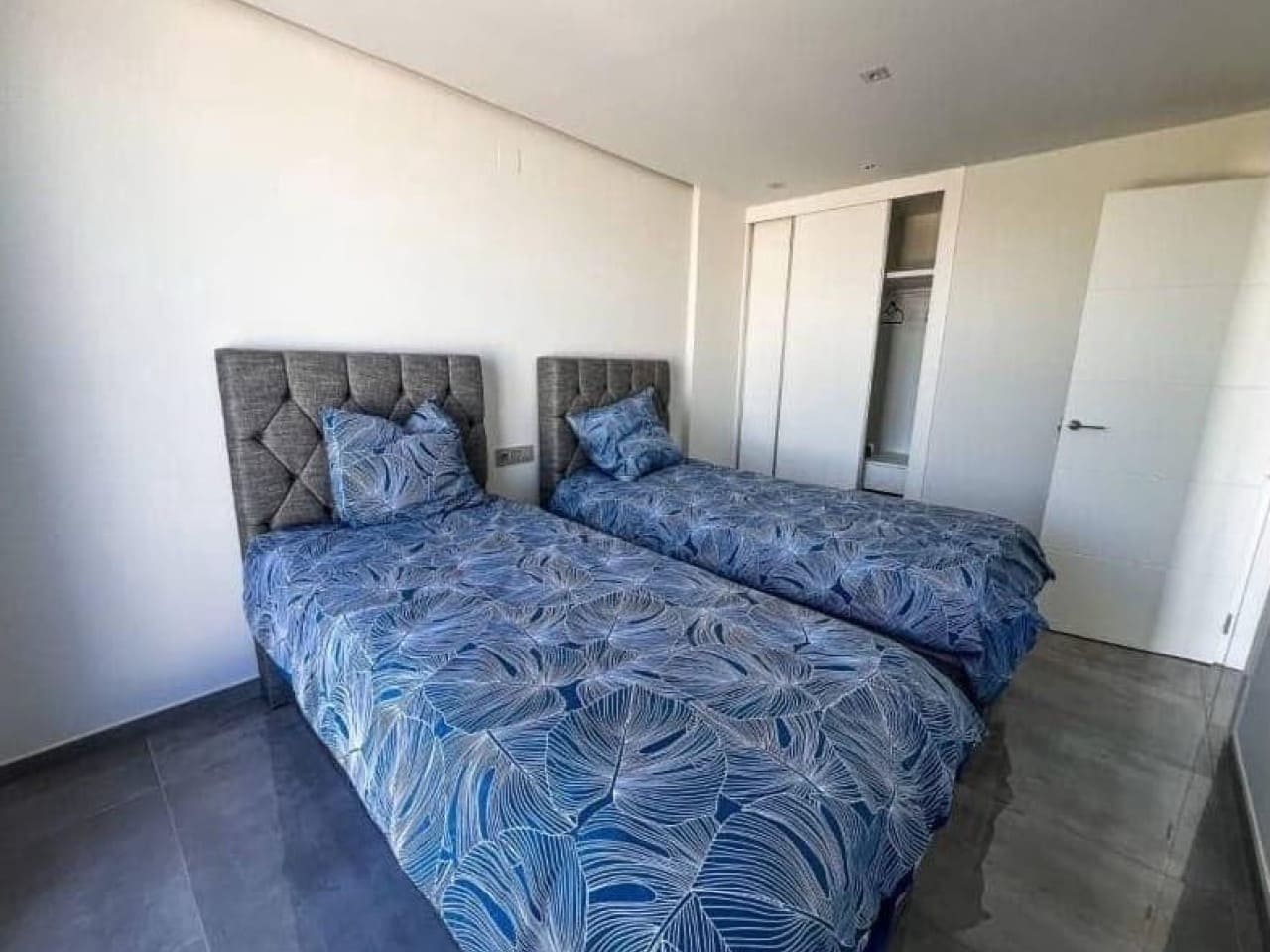 3 sypialnia Willa na sprzedaż w Los Balcones z basenem garażem - 620 000 € (Ref: 9999488)