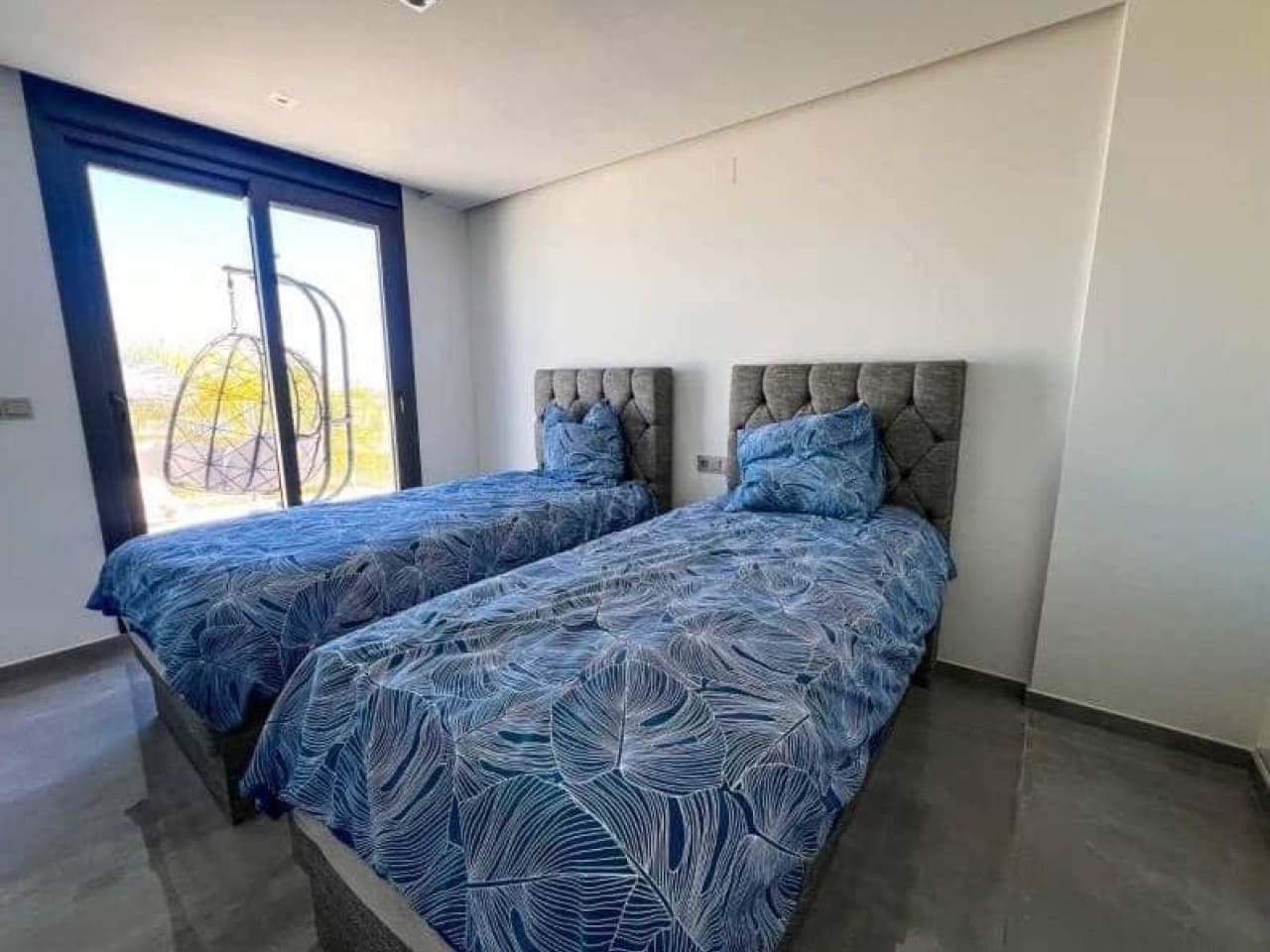 3 sypialnia Willa na sprzedaż w Los Balcones z basenem garażem - 620 000 € (Ref: 9999488)