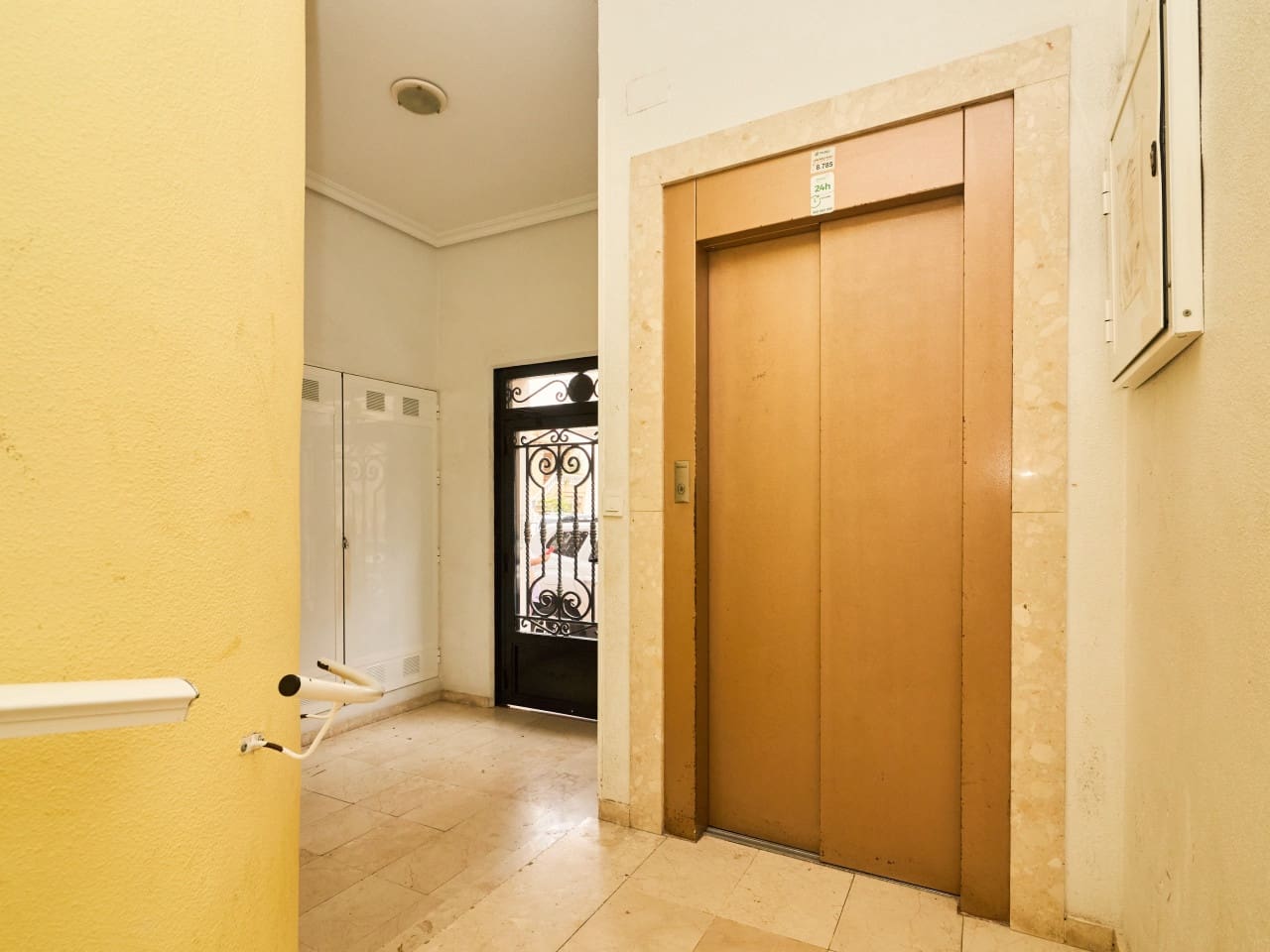 2 bedroom Apartment for sale in Torrevieja - € 147,260 (Ref: 9999489)