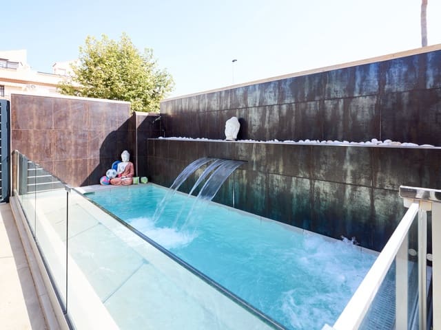 3 soveværelse Byhus til salg i Aguas Nuevas, Torrevieja med swimmingpool - € 299.900 (Ref: 9999490)