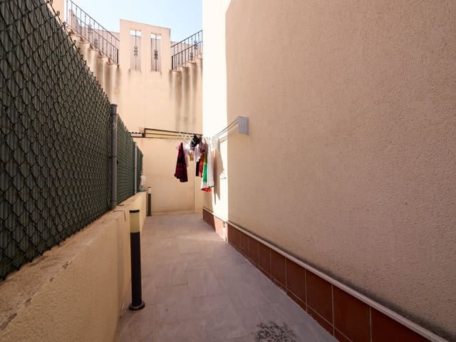 3 soveværelse Byhus til salg i Aguas Nuevas, Torrevieja med swimmingpool - € 299.900 (Ref: 9999490)