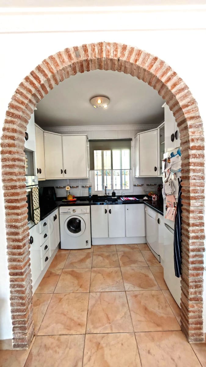 3 quarto Moradia Geminada para venda em Torrox-Costa com piscina - 399 000 € (Ref: 10015025)