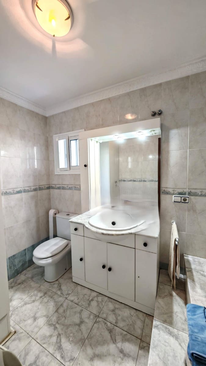 3 quarto Moradia Geminada para venda em Torrox-Costa com piscina - 399 000 € (Ref: 10015025)