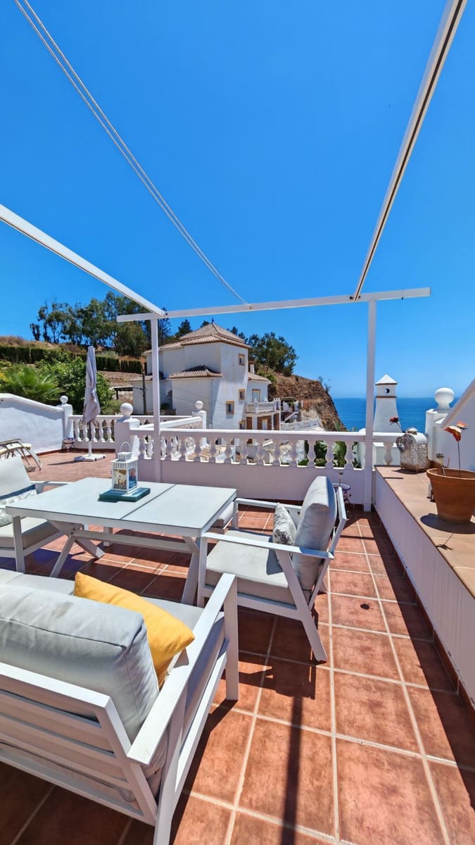 3 quarto Moradia Geminada para venda em Torrox-Costa com piscina - 399 000 € (Ref: 10015025)