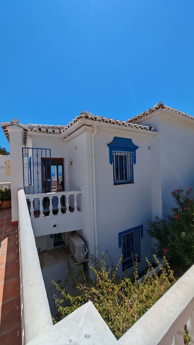 3 quarto Moradia Geminada para venda em Torrox-Costa com piscina - 399 000 € (Ref: 10015025)