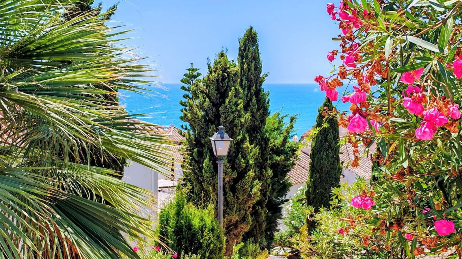 3 quarto Moradia Geminada para venda em Torrox-Costa com piscina - 399 000 € (Ref: 10015025)