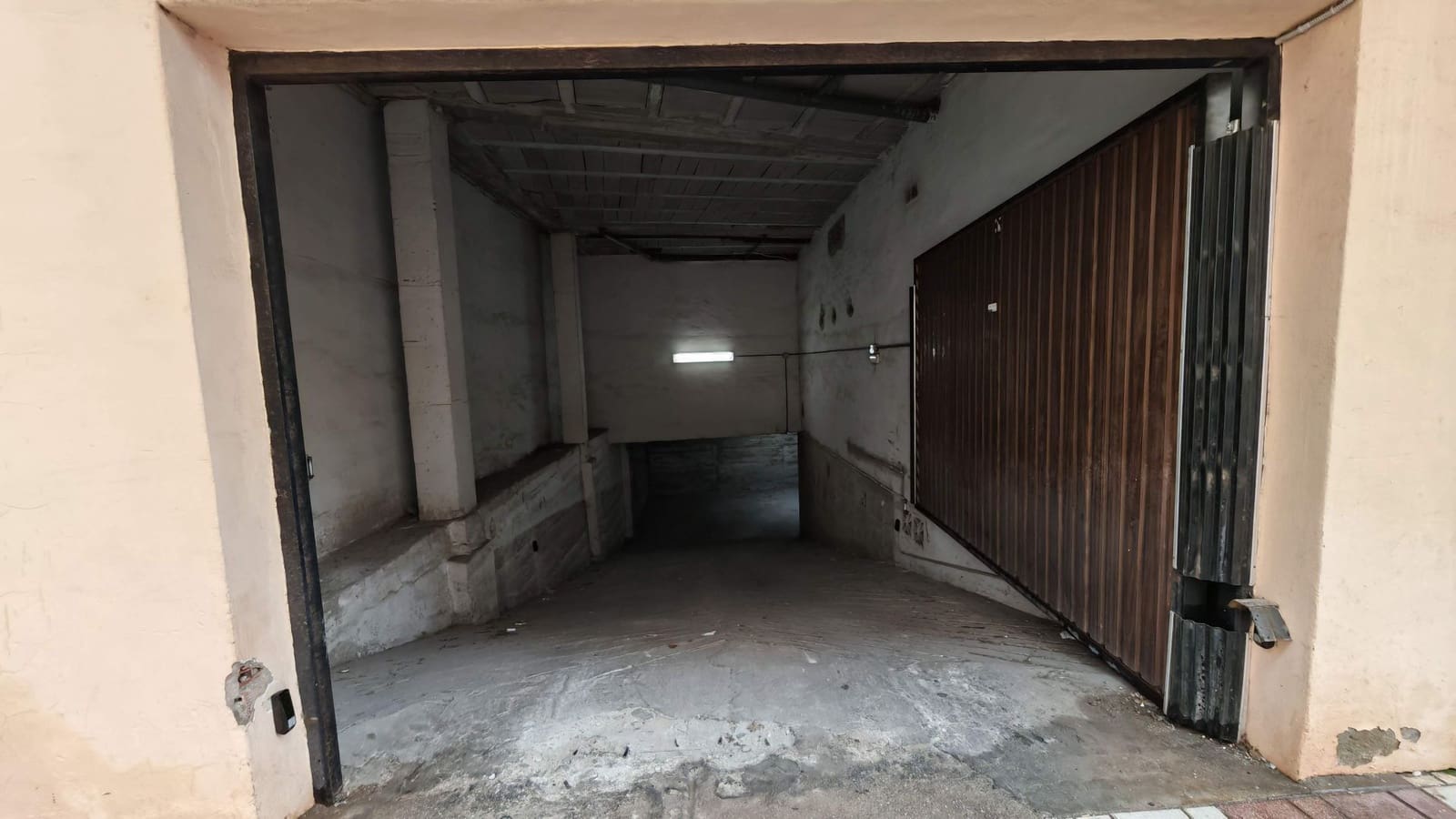 Garage for rent in Torrox-Costa - € 250 (Ref: 10042466)