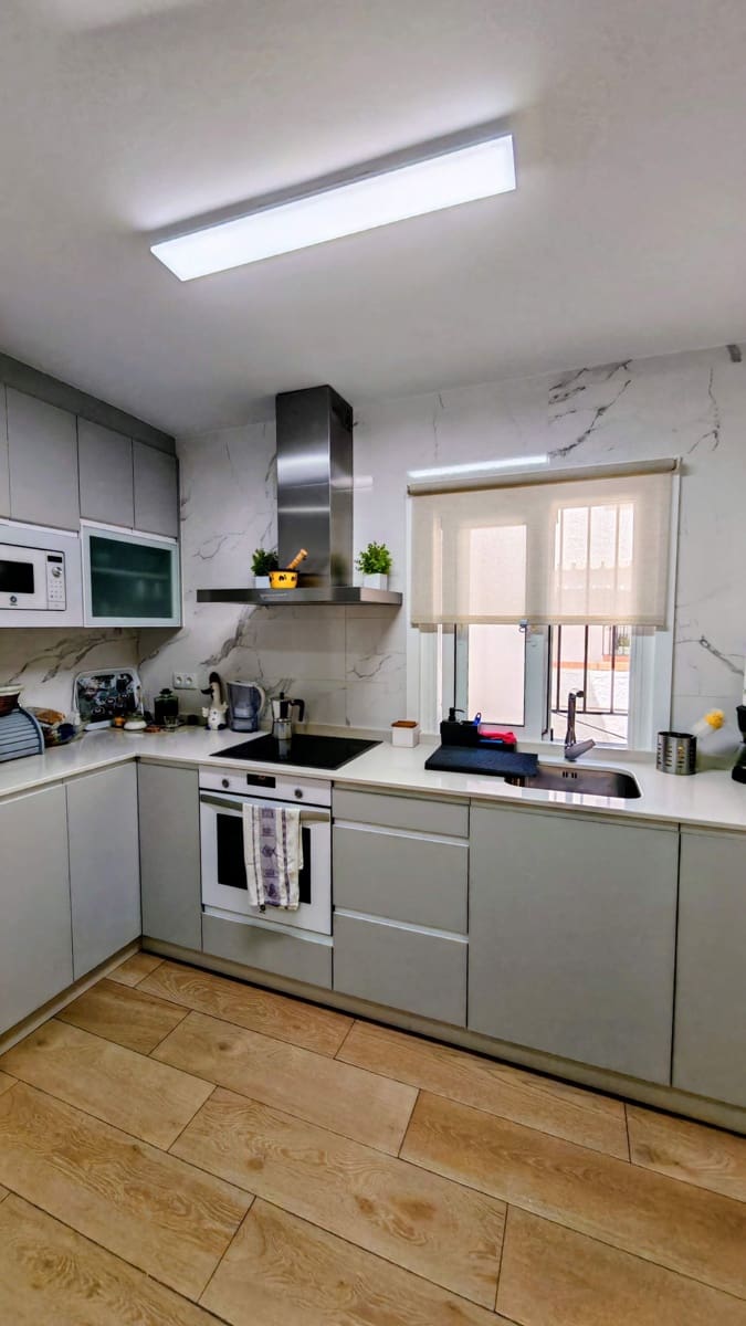 2 Zimmer Apartment zu verkaufen in Torrox-Costa mit Pool - 299.000 € (Ref: 10044425)