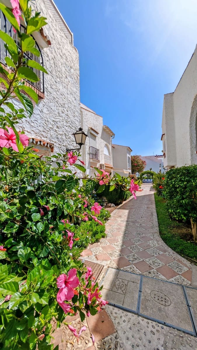 2 Zimmer Apartment zu verkaufen in Torrox-Costa mit Pool - 299.000 € (Ref: 10044425)