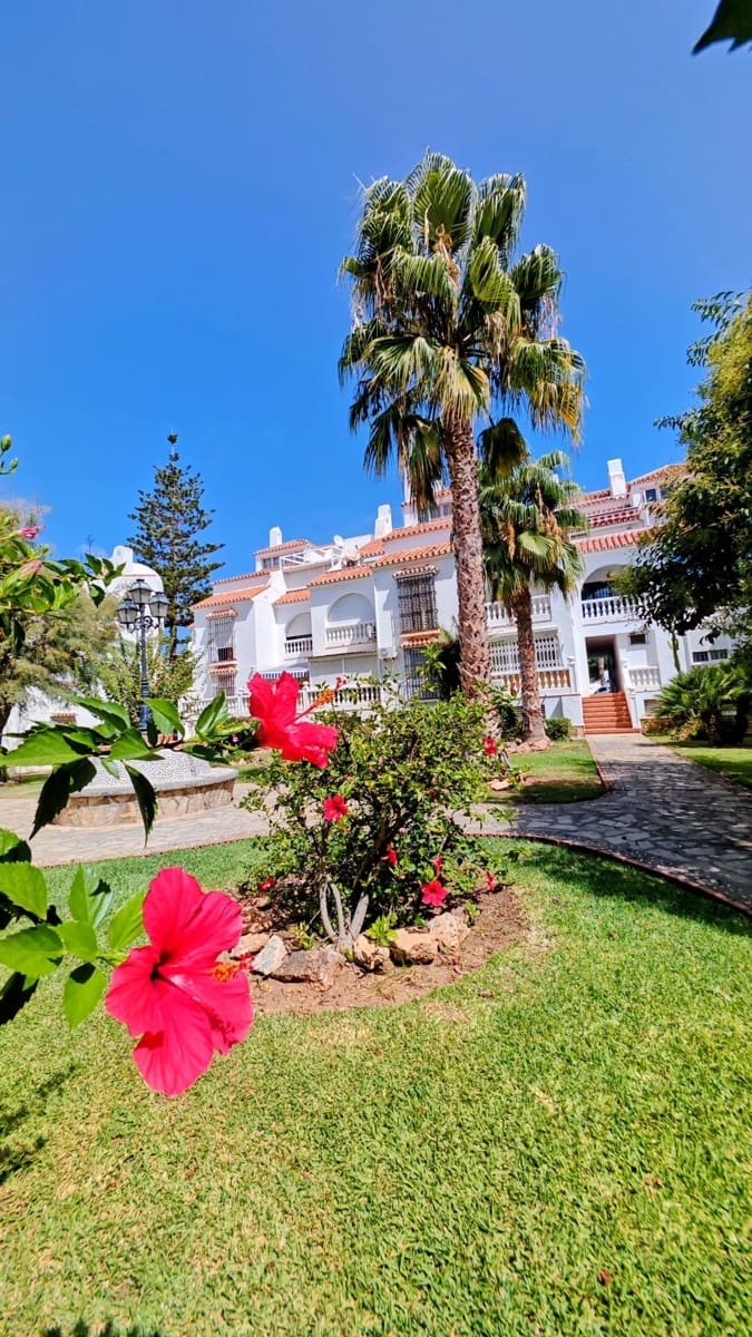 2 Zimmer Apartment zu verkaufen in Torrox-Costa mit Pool - 299.000 € (Ref: 10044425)