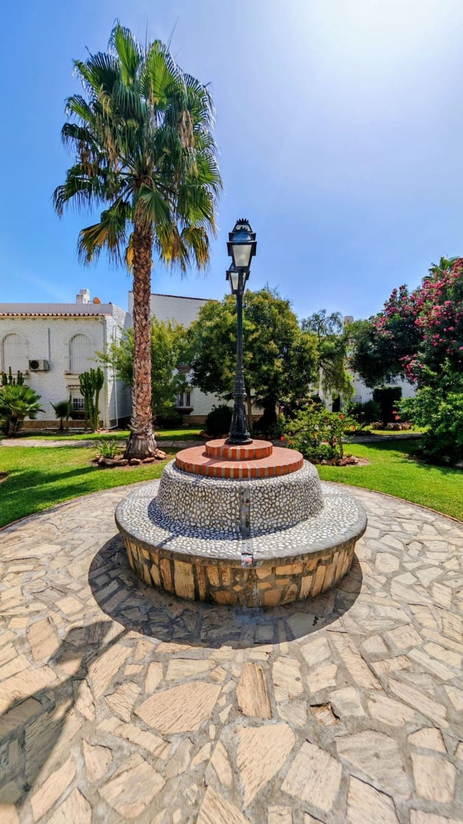 2 Zimmer Apartment zu verkaufen in Torrox-Costa mit Pool - 299.000 € (Ref: 10044425)