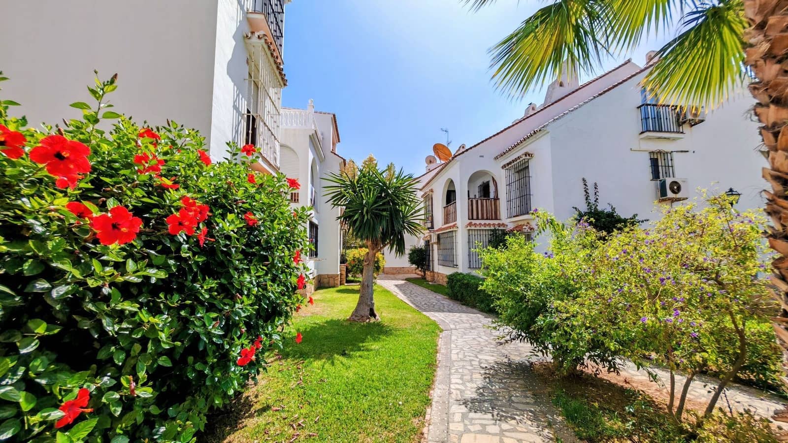 2 Zimmer Apartment zu verkaufen in Torrox-Costa mit Pool - 299.000 € (Ref: 10044425)