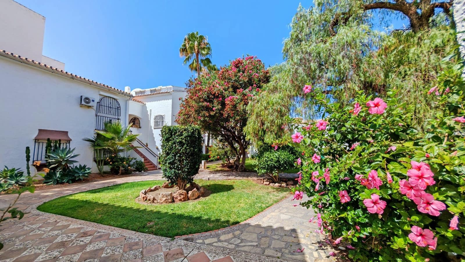 2 Zimmer Apartment zu verkaufen in Torrox-Costa mit Pool - 299.000 € (Ref: 10044425)