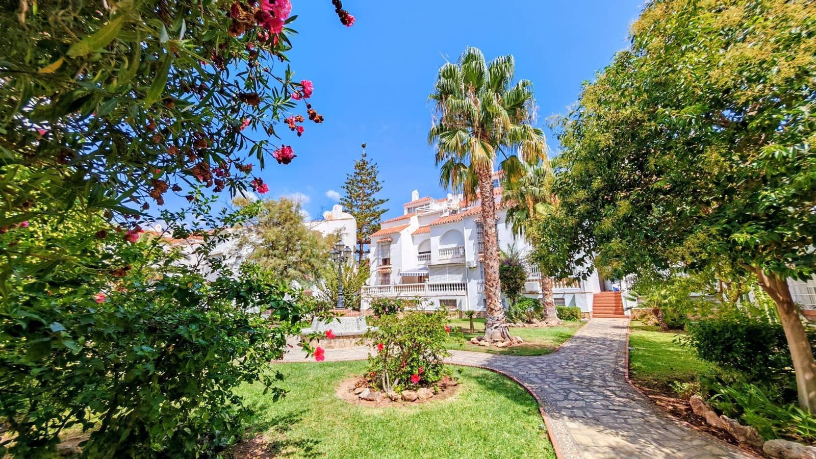 2 Zimmer Apartment zu verkaufen in Torrox-Costa mit Pool - 299.000 € (Ref: 10044425)