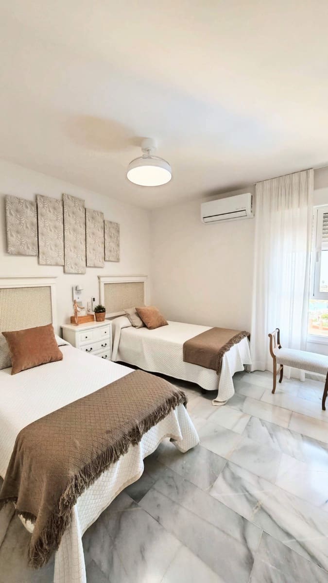 2 slaapkamer Appartement te huur in Torrox-Costa met zwembad - € 1.100 (Ref: 10080364)