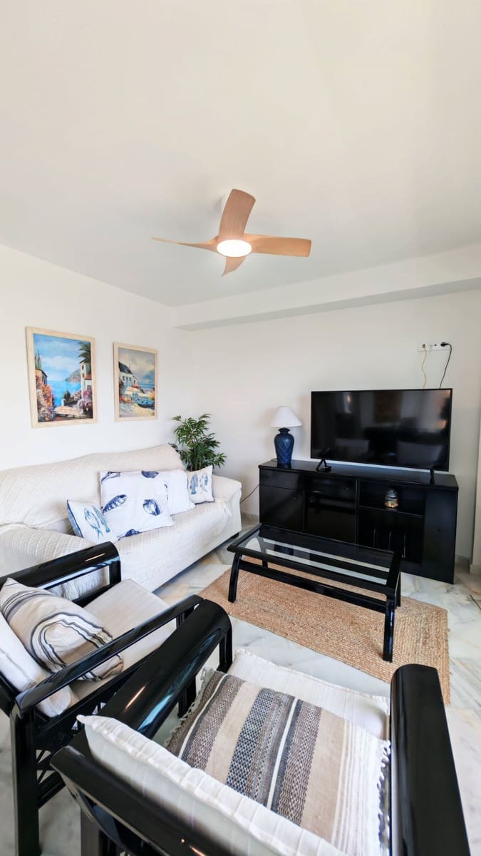 2 slaapkamer Appartement te huur in Torrox-Costa met zwembad - € 1.100 (Ref: 10080364)
