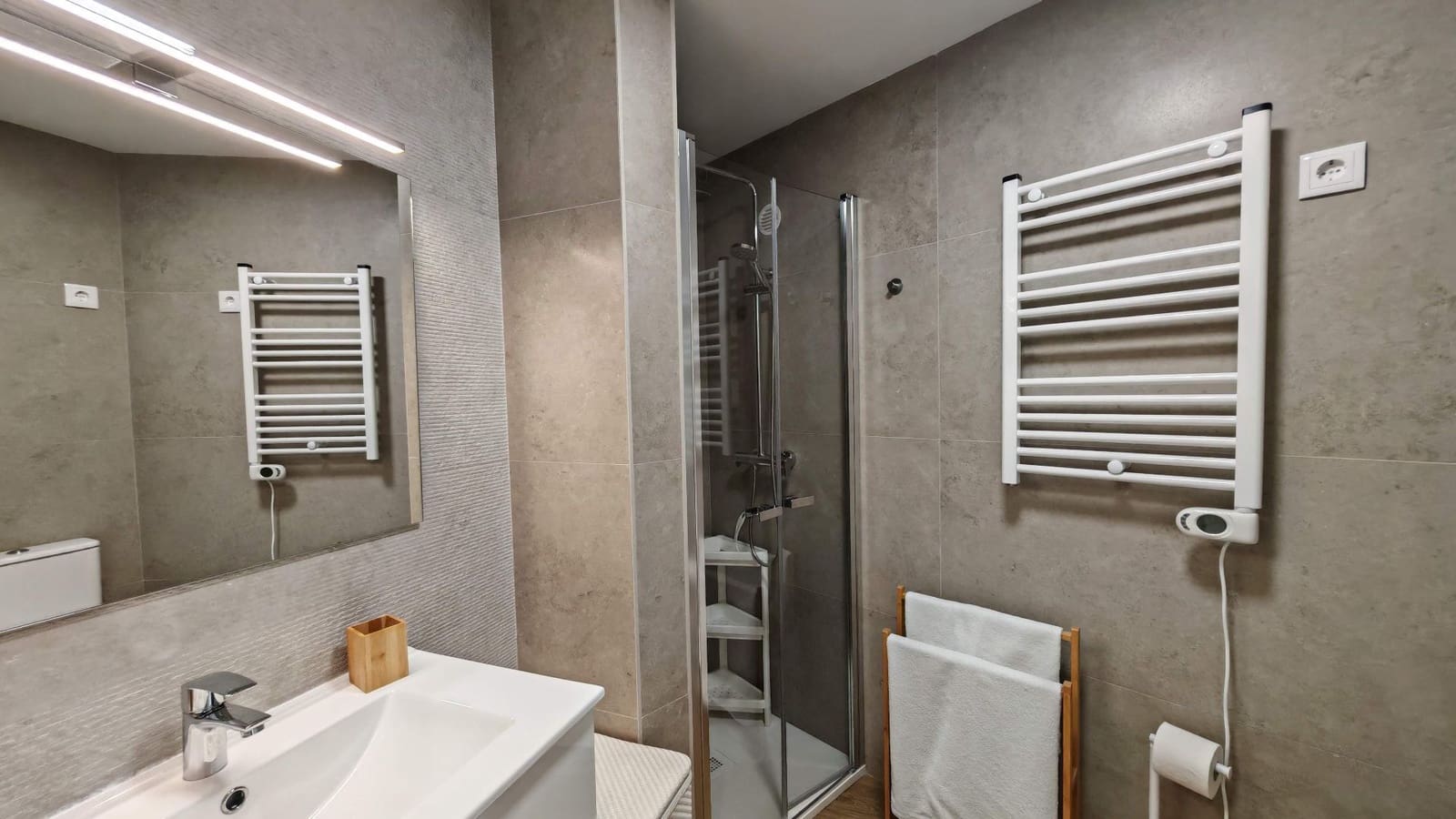 2 slaapkamer Appartement te huur in Torrox-Costa met zwembad - € 1.100 (Ref: 10080364)