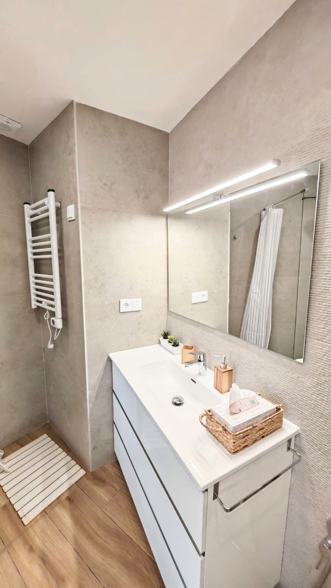 2 slaapkamer Appartement te huur in Torrox-Costa met zwembad - € 1.100 (Ref: 10080364)