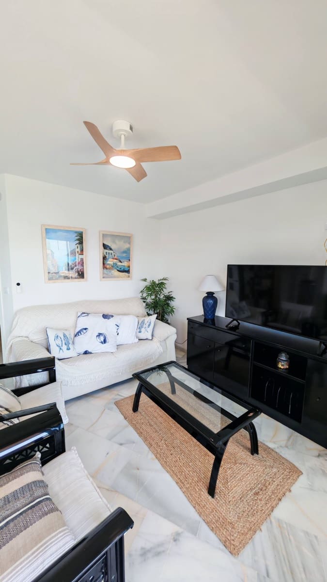 2 slaapkamer Appartement te huur in Torrox-Costa met zwembad - € 1.100 (Ref: 10080364)