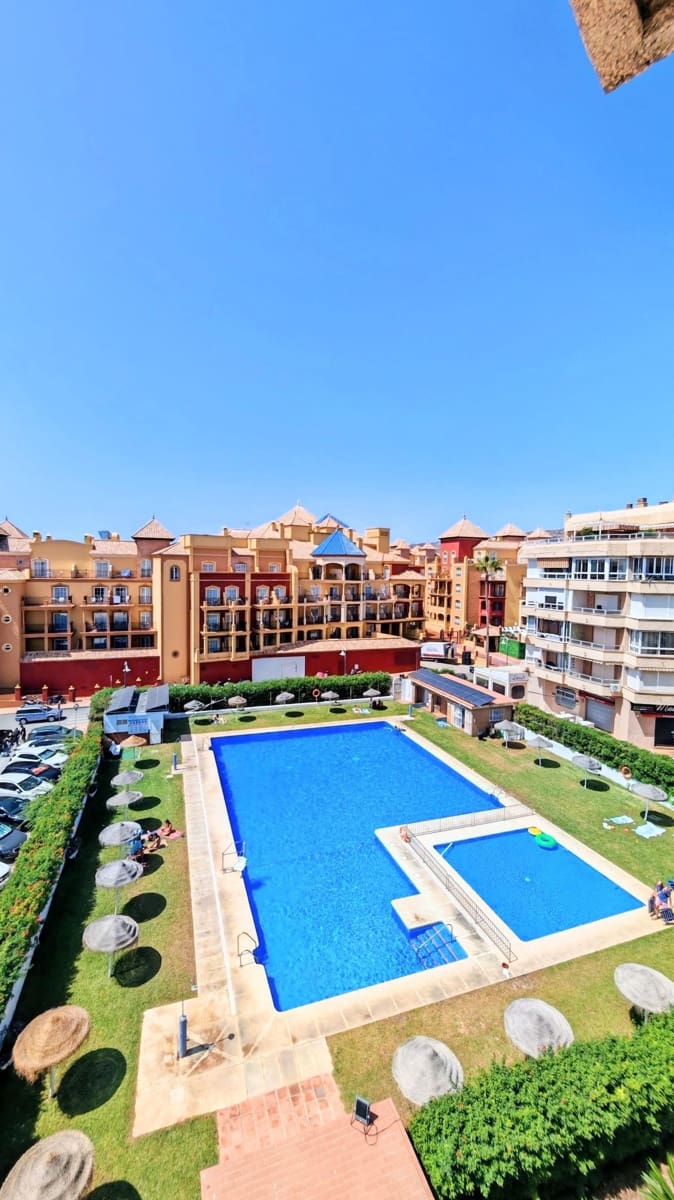 2 slaapkamer Appartement te huur in Torrox-Costa met zwembad - € 1.100 (Ref: 10080364)