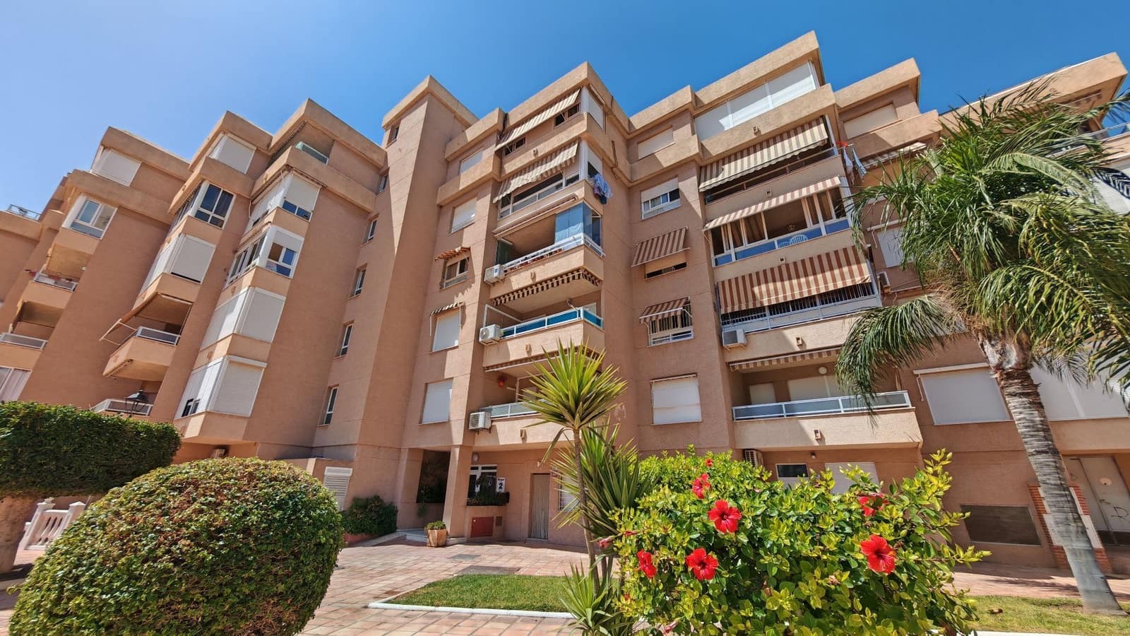 2 slaapkamer Appartement te huur in Torrox-Costa met zwembad - € 1.100 (Ref: 10080364)