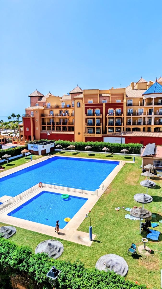 2 slaapkamer Appartement te huur in Torrox-Costa met zwembad - € 1.100 (Ref: 10080364)