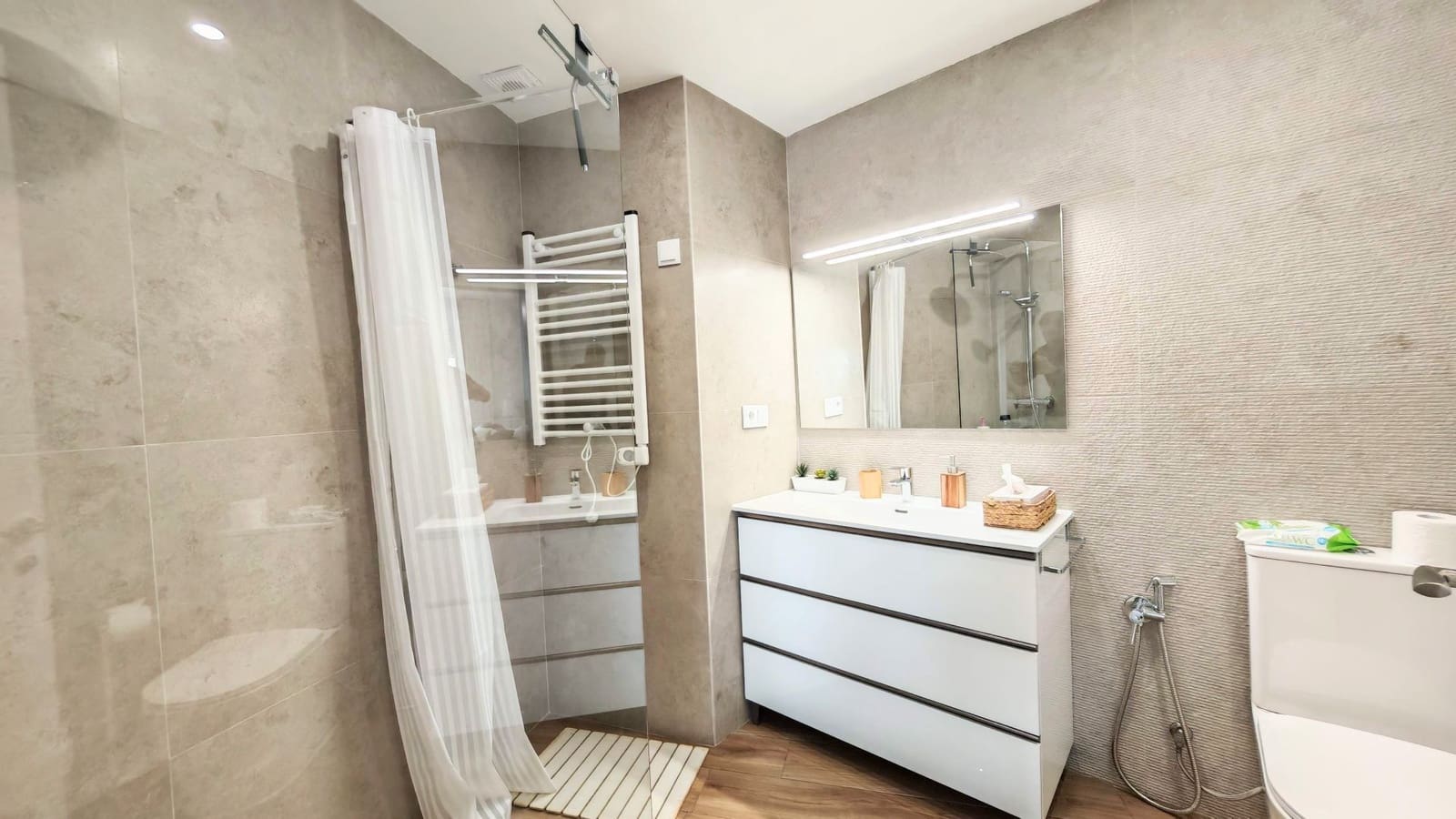2 slaapkamer Appartement te huur in Torrox-Costa met zwembad - € 1.100 (Ref: 10080364)