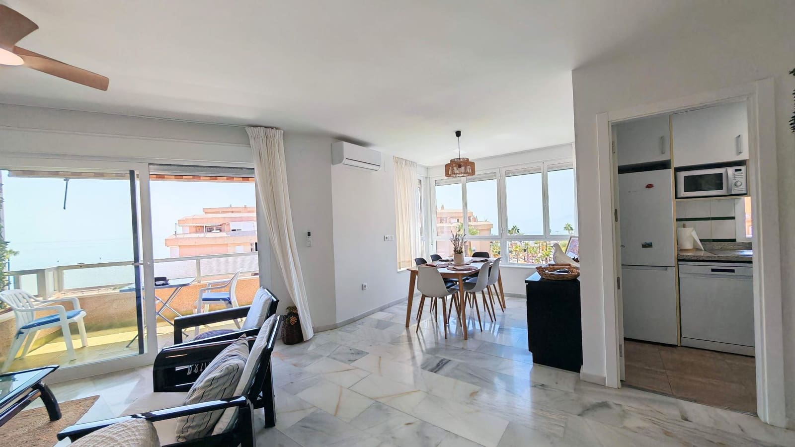 2 slaapkamer Appartement te huur in Torrox-Costa met zwembad - € 1.100 (Ref: 10080364)