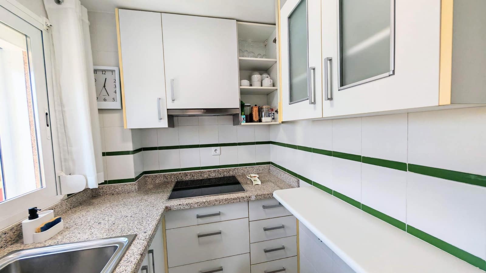 2 slaapkamer Appartement te huur in Torrox-Costa met zwembad - € 1.100 (Ref: 10080364)