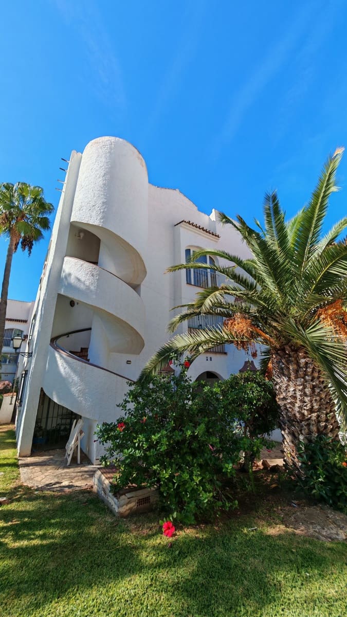 2 Zimmer Apartment zu verkaufen in Torrox-Costa mit Pool - 280.000 € (Ref: 10123380)