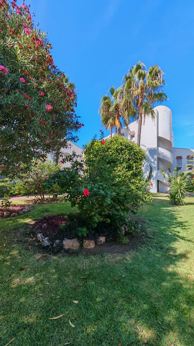 2 Zimmer Apartment zu verkaufen in Torrox-Costa mit Pool - 280.000 € (Ref: 10123380)
