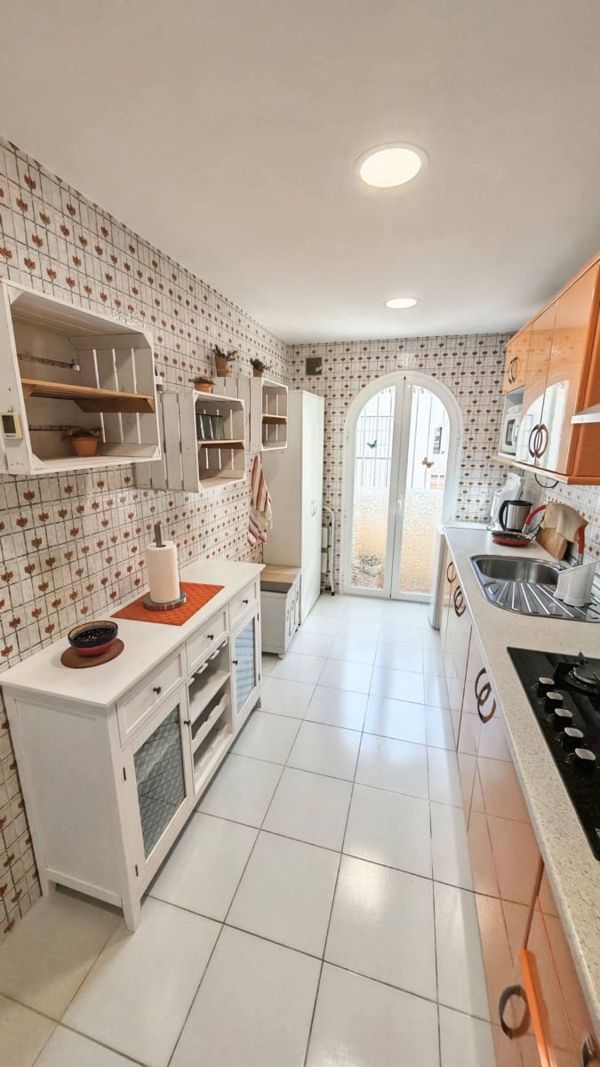 2 Zimmer Apartment zu verkaufen in Torrox-Costa mit Pool - 280.000 € (Ref: 10123380)