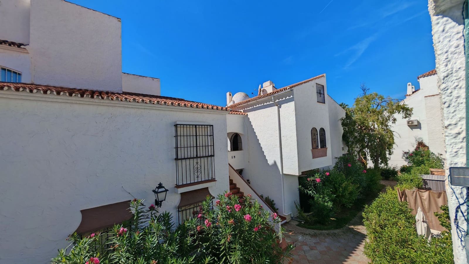2 Zimmer Apartment zu verkaufen in Torrox-Costa mit Pool - 280.000 € (Ref: 10123380)